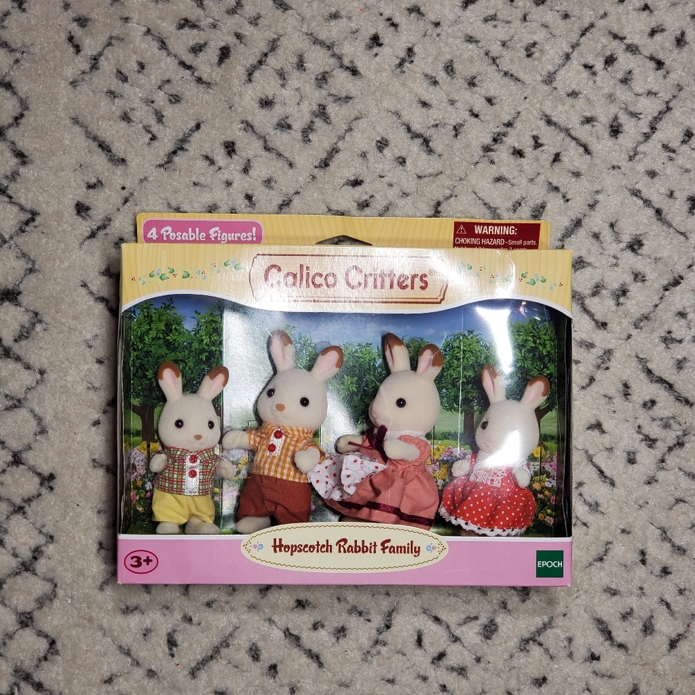 NEW! Calico Critters Hopscotch Rabbit Family